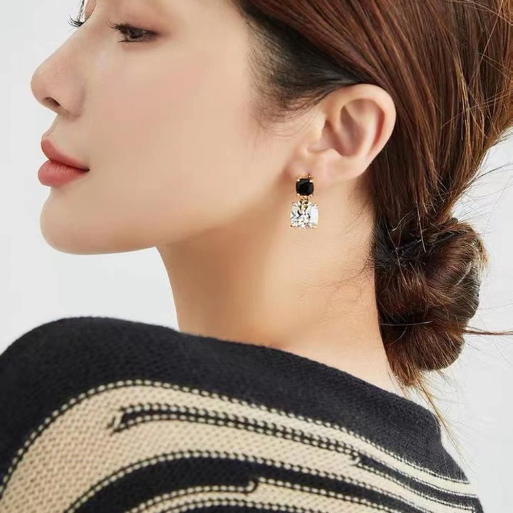 

Серьги с цирконом Супер блестящий четырехлистный клевер 925 Серебряные игольчатые серьги Серьги