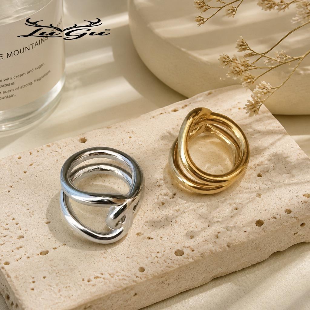 European-American Minimalistic Stainless Steel Ring: Elegant, Cold Style Women's Jewelry