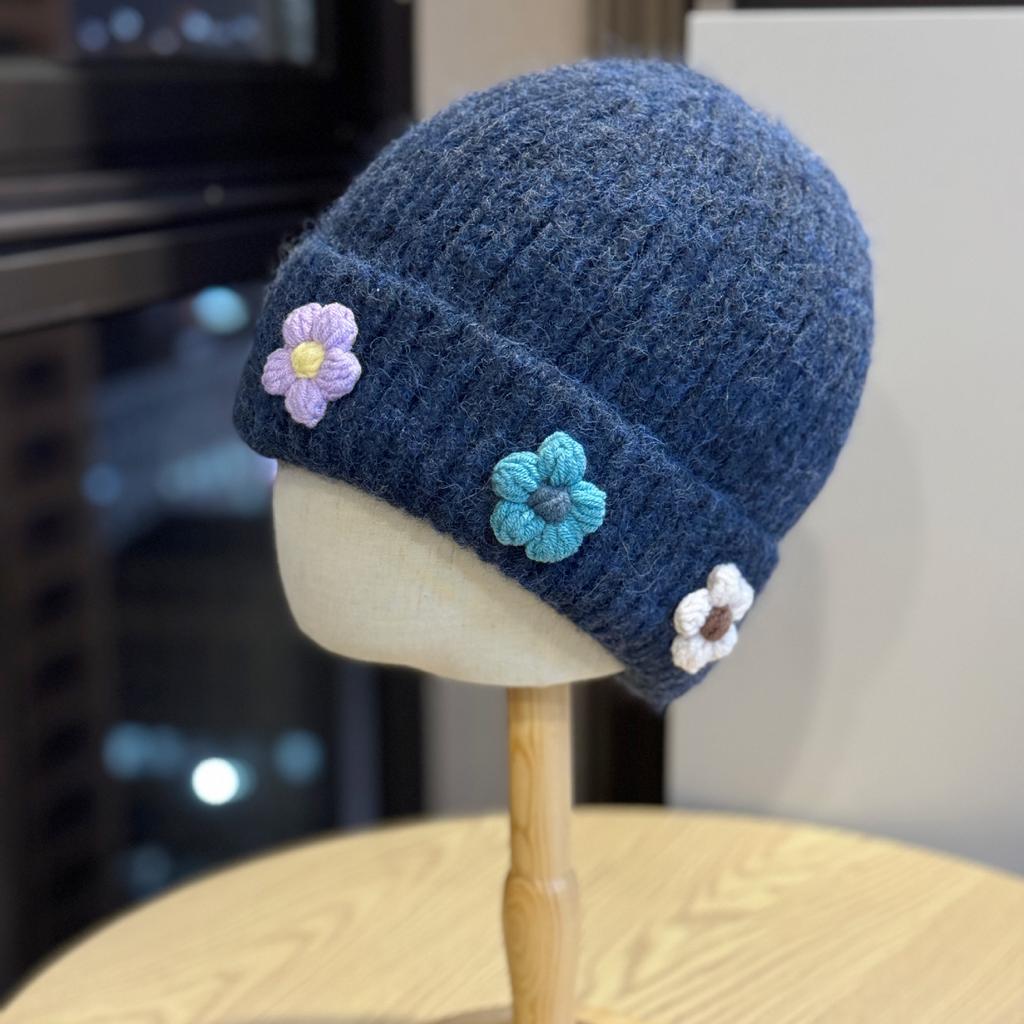 Women's Hats  Women's Autumn and Winter Woolen Hats Knitted Hats Cold Hats Winter Warm Confinement Hats Baotou Hats Cute Flowers