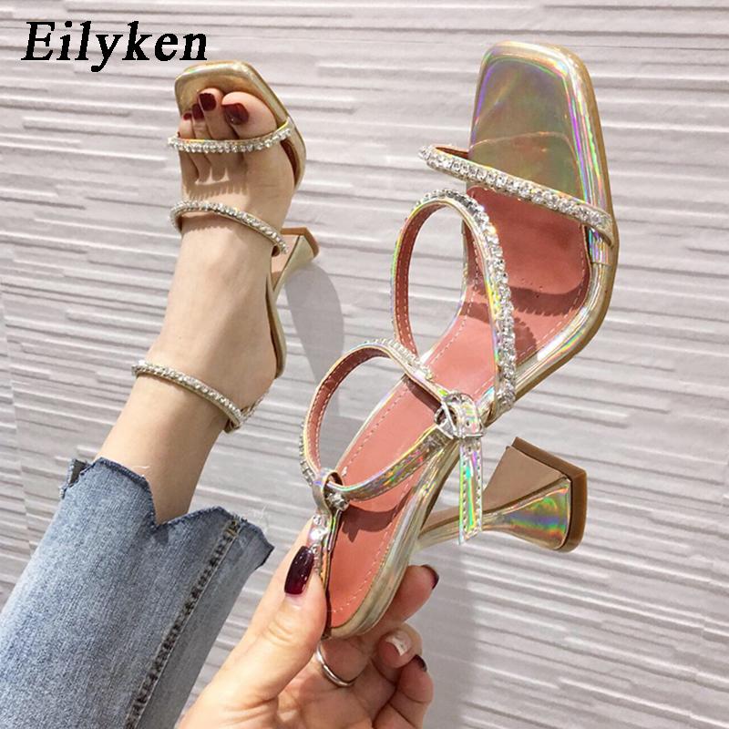 Eilyken Sommer Nytt Damedesign Square Toe Sandaler Mote Crystal Diamond PU-skinn Ankelspenne Strange Dame Hæl Sko