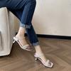 Silberne temperamentvolle quadratisch-köpfige Zehensandalen für Damen-Sommerkleidung mit Röcken, wunderschöne hochhackige Strass-Cool-Slipper für Damen