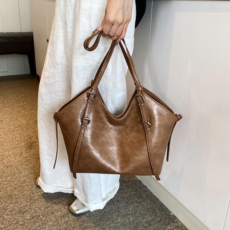 Women's bag 2025 new trendy retro commuter to work tote bag large capacity shoulder bag high sense foreign underarm bag