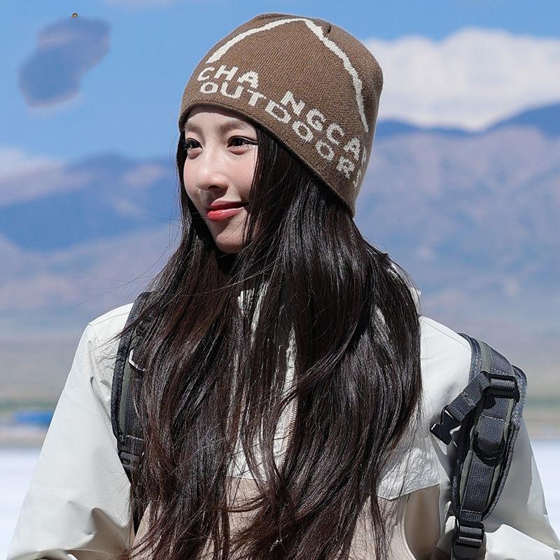 Outdoor bag head hat men's and women's new autumn and winter are popular knitted hat hiking camping mountaineering pile hat