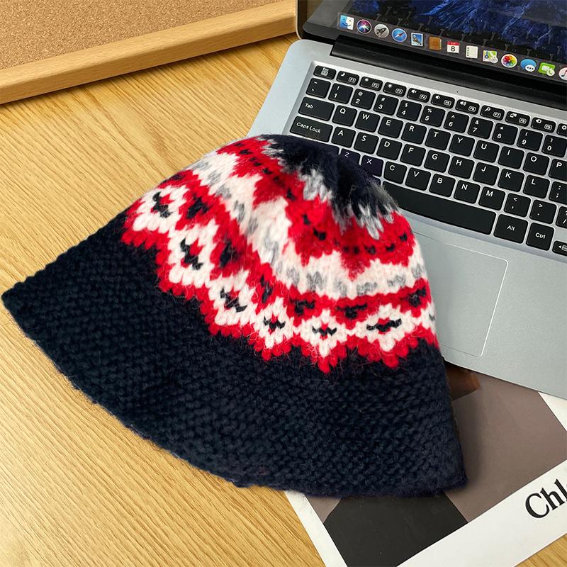 Retro Woolen Hat Autumn and Winter Women's Warm Ear Protection Hat Versatile Face Showing Small Color Matching Warm Knitted Hat Bucket Hat