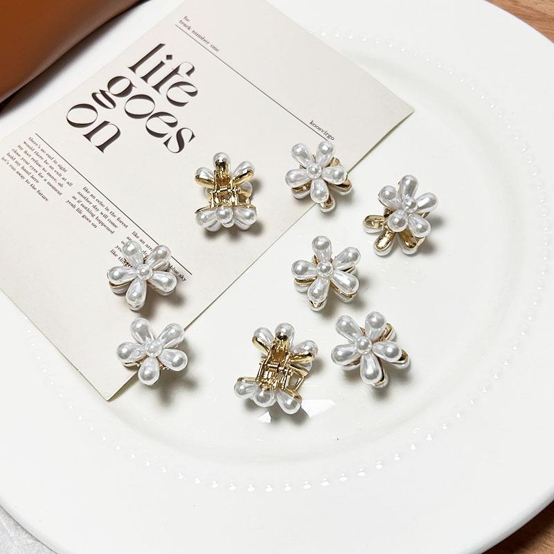 Utsøkte Metallblomst Hårklyper Luksuriøse Imiterte Perler Små Hårspenner Krabbe Hårnåler Barretter For Jenter Barn Hårtilbehør