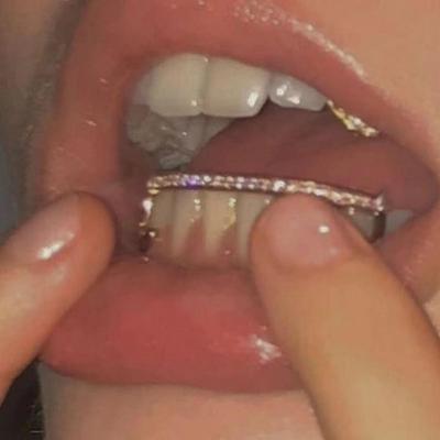 Hip-Hop Zircon Diamond Grillz, Trendy Electroplated T Style for European and American Fashion.