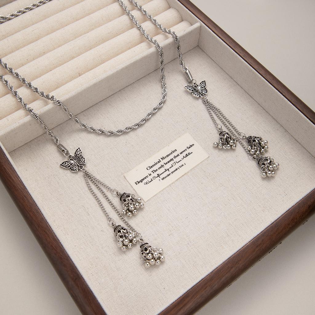 Retro Spice Girl Retro Long Necklace French Cold Wind Butterfly Tassel Necklace Premium Niche Design Necklace