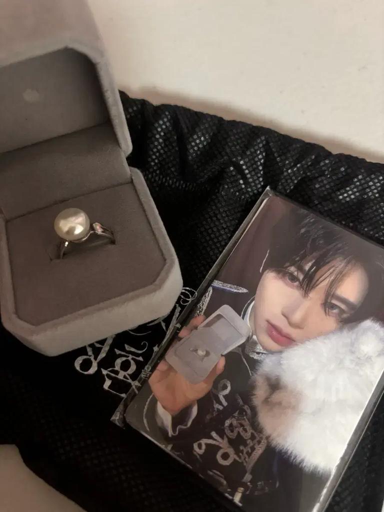 Set Regalo Ammissione Fan Meeting 2° Anniversario NCT Wish: Anello + Maglione Pocari + Pochette