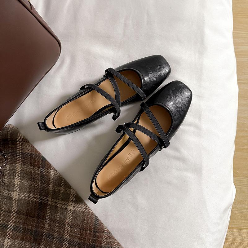 Cowhide version 2025 spring and autumn new temperament square head strap flat sole shoes French retro Mary Jane women's shoes