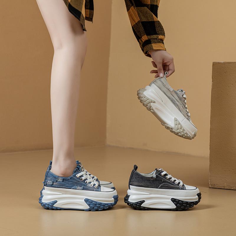 Fashion 2025 New Arrival Women's Leather Vulcanize Shoes with Wedge Heels, Perfect for Sporty and Casual Looks