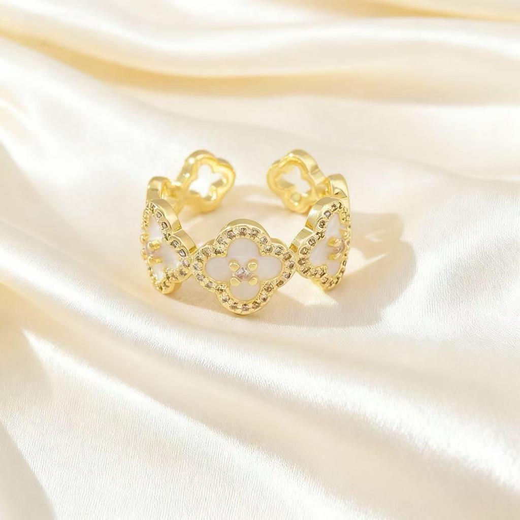 Hollow Rhombus Two-Tone Diamond-Studded Four-Leaf Clover Zirconia Ring for Women