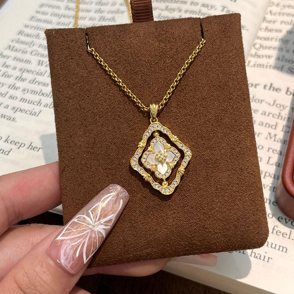 French Antique High-End Sense Versatile Rotating Double-Sided Four-Leaf Clover White Shell Necklace Light Luxury Design Neck Chain Collarbone Chain