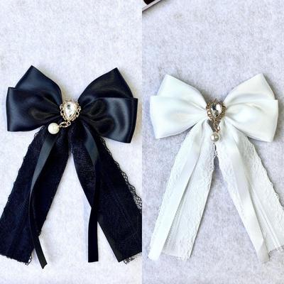 Minimalistický perlový přívěsek Krajková mašle Černá Bílá Stužková mašle Perlová brož Pro ženy Všestranné šperkové doplňky k límci košile Dárky