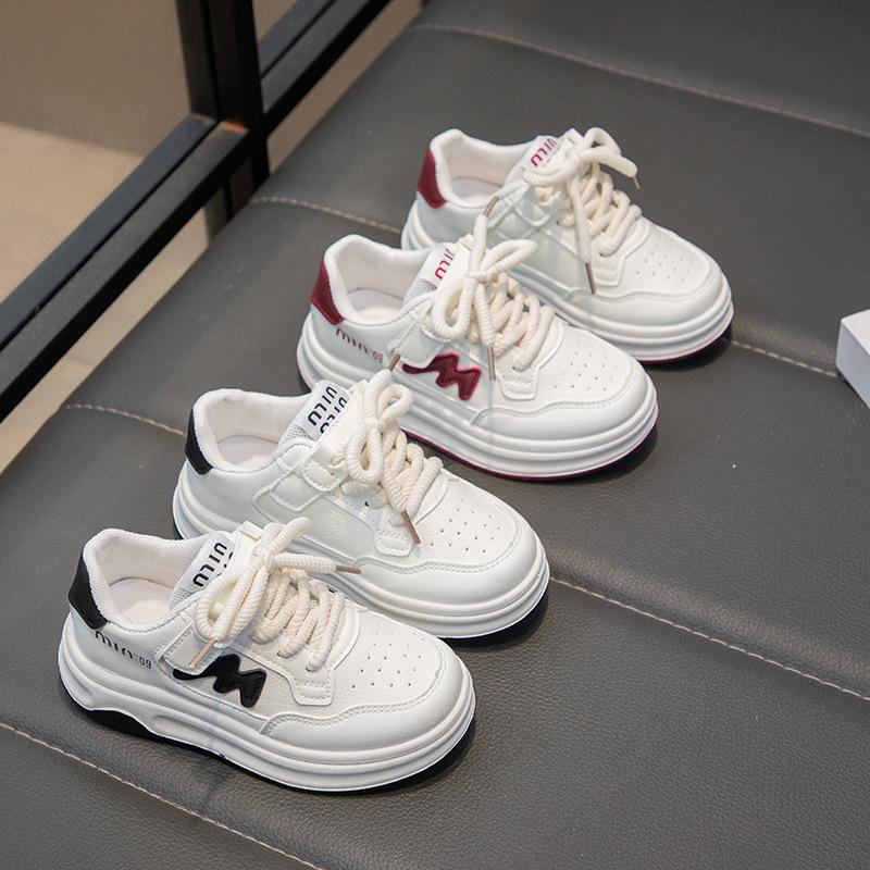 Children's sports shoes 2025 autumn girls little white shoes cartoon light boys casual board shoes soft sole baby shoes single