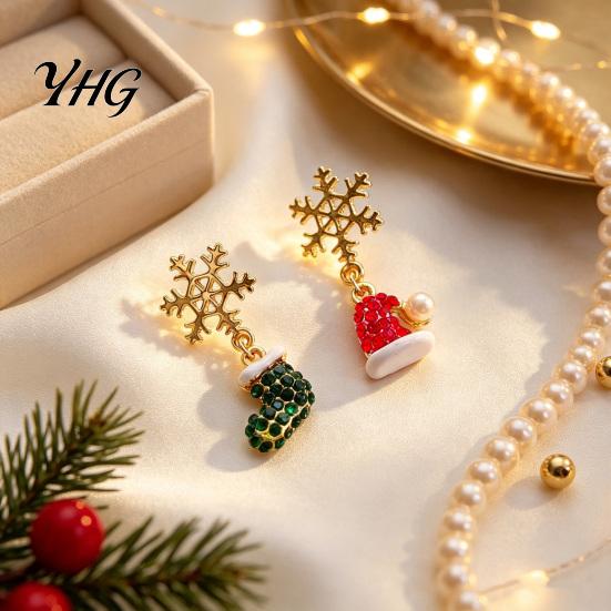 Fashion Jewelry for Holiday Season 1 Pair Christmas Earrings, Sparkling Snowflake Red Santa Hat Green Comfortable Daily Wear Stocking Dangle