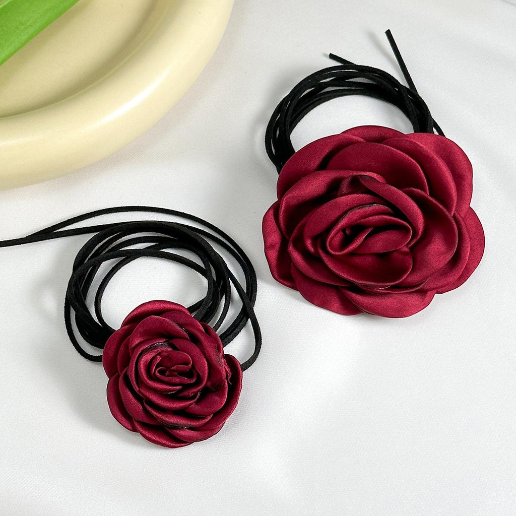 Collana a Choker con Cinturino Floreale e Rosa Tridimensionale Set di Collane Lunghe Camelia Francese Per Donna