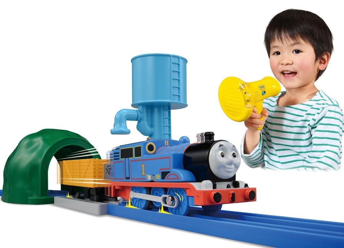 

Танковий двигун Plarail Thomas рухається голосом My Friend Thomas Set!