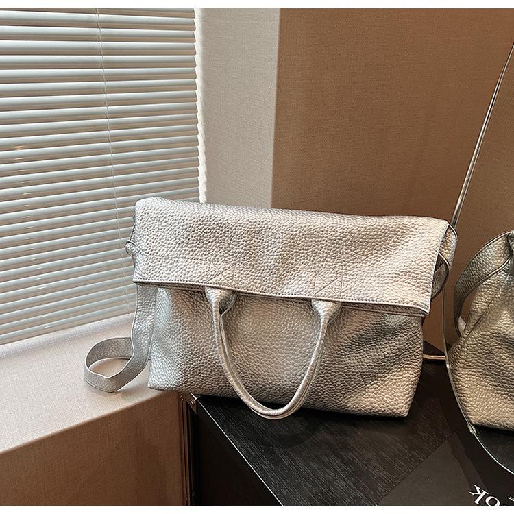 Stylish Large-capacity Tote Bag Women's Simple and Versatile Shoulder Bag Niche High-end Textured Women's Bag