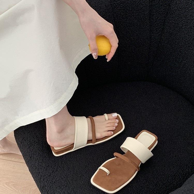Flat bottom simple fashion square head open-toed sandals women's skirt summer cool slippers high-end one-word slippers tide