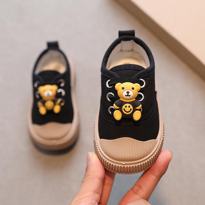 Solid Soft Sole Baby Slip-On Canvas Shoes for Boys and Girls, Super Soft First Walker Shoes for Spring and Autumn.