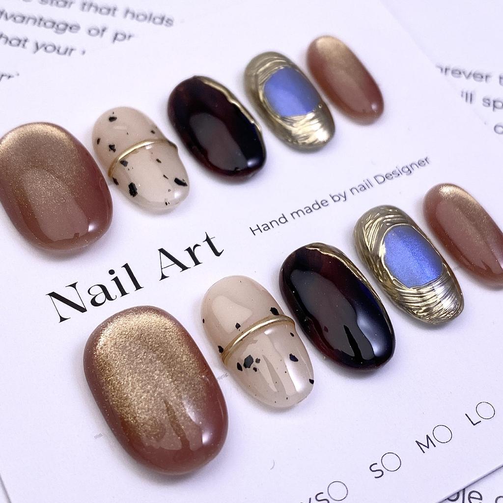 Short Oval Amber Cat Eye Nails – Handmade French Manicure for Autumn/Winter