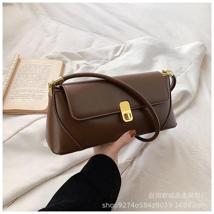 

French niche underarm bag women s 2025 new fashion texture versatile baguette bag retro commuter shoulder bag