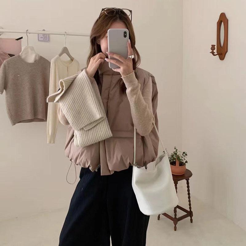 Korean version of retro down vest women's 2025 autumn and winter fashion stand-up collar profile light and loose outer wear pumpkin vest tide