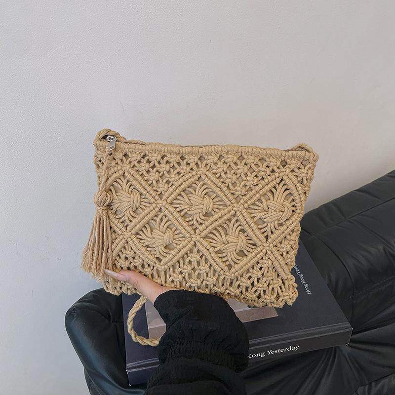 Fashionable Woven Phone Bag for Beach Vacation - Beachside Crossbody Bag