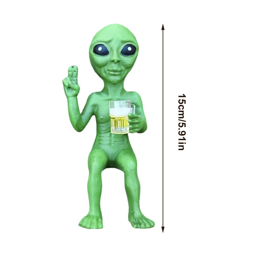 

Alien Drinking Beer Resin Figurine Sculpture Ornament Small Collectible Statue for Office Entryway Home Garden Outdoor Decor