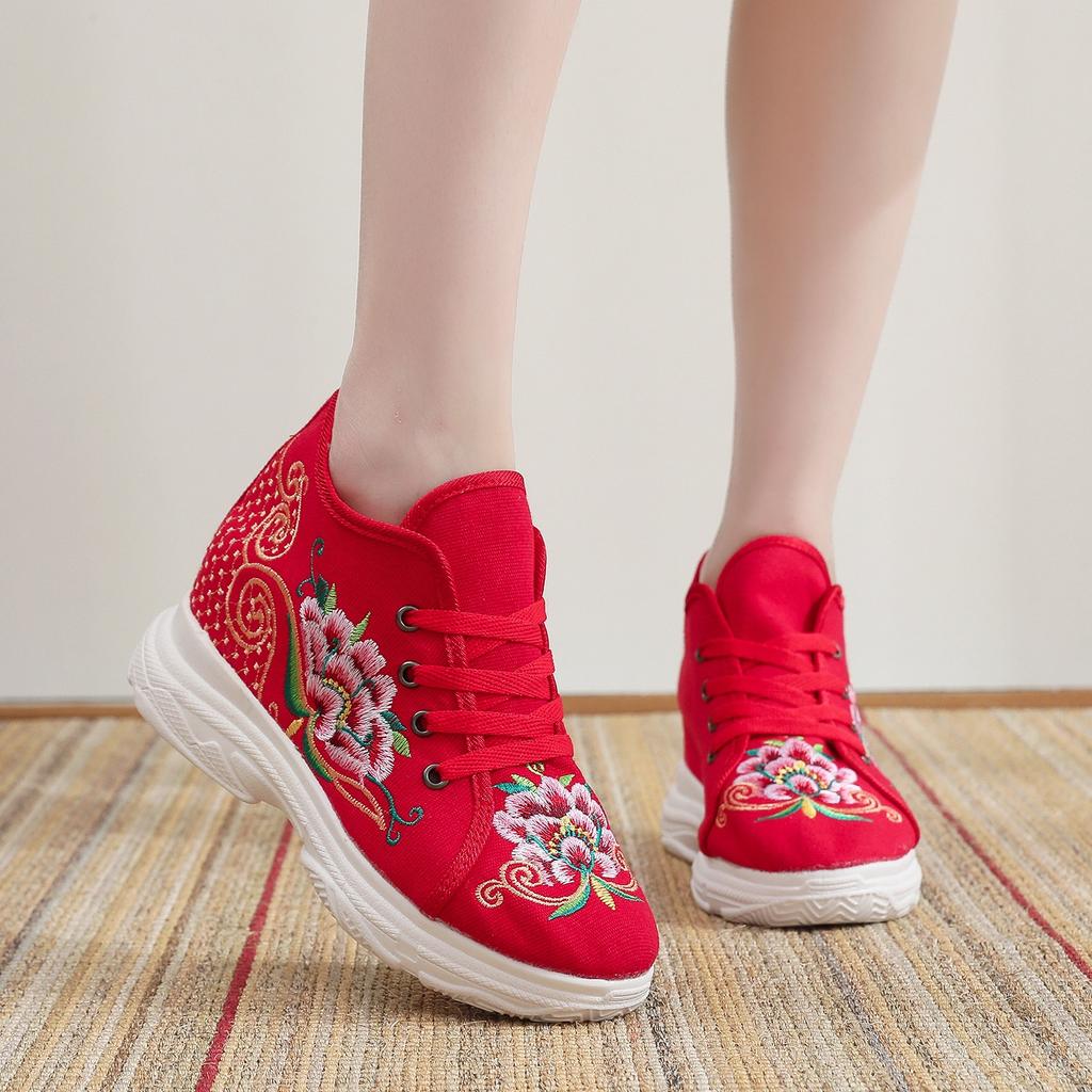 2025 new ethnic style cloth shoes women's canvas embroidered shoes thick sole inner height increase versatile travel sports ancient style women's sho