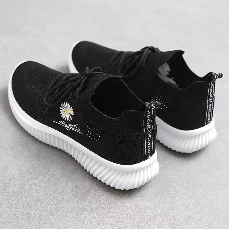 New Sports and Leisure Socks Shoes Women's Small Daisies Versatile Student Shoes Women's Breathable and Lightweight Mesh Shoes