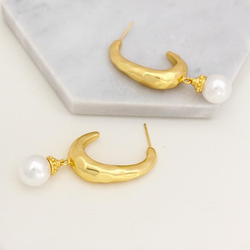 Fashion Texture Temperament Stud Earrings Women'S Irregular Freshwater Earrings Earrings