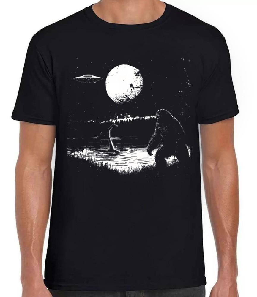 Bigfoot Loch Ness Monster Alien UFO Full Moon Believe Gift Black Tee T Shirt 393