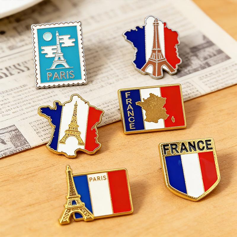 Paris Eiffel Tower Brooch French Romantic Alloy Plating Pins Travel Souvenir Bag Decor Gifts For Friends