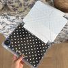 Custodia Buckle per iPad Pro 2021 - Pois a sei colori con design a cuoricini femminili