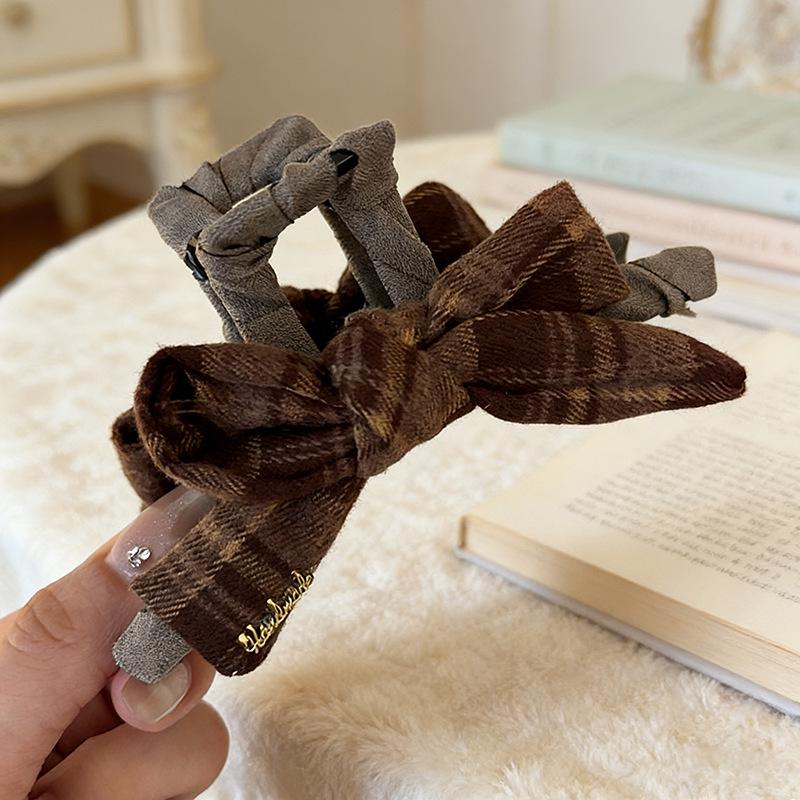 

Элегантная золотая ретро заколка-коготь в виде акулы 2025 года для женщин