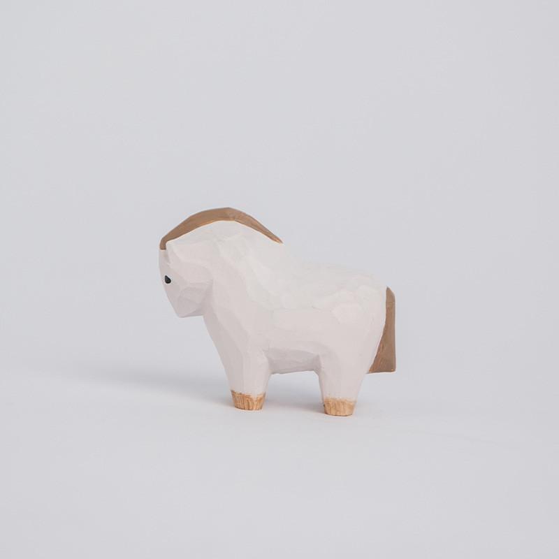 

Handmade Wooden Horse Figurine For Office Desk Decor Gift For Celebrations And Parties белый
