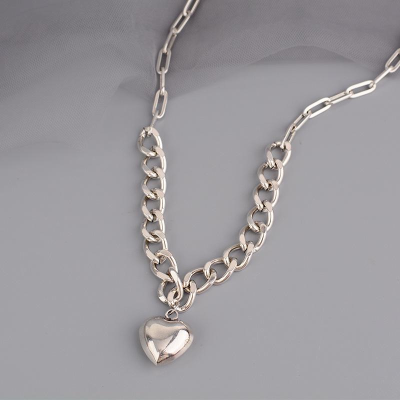 Love Peach Heart Pendant, High-End Necklace, Women'S Design Temperament Sweater Chain, Autumn And Winter