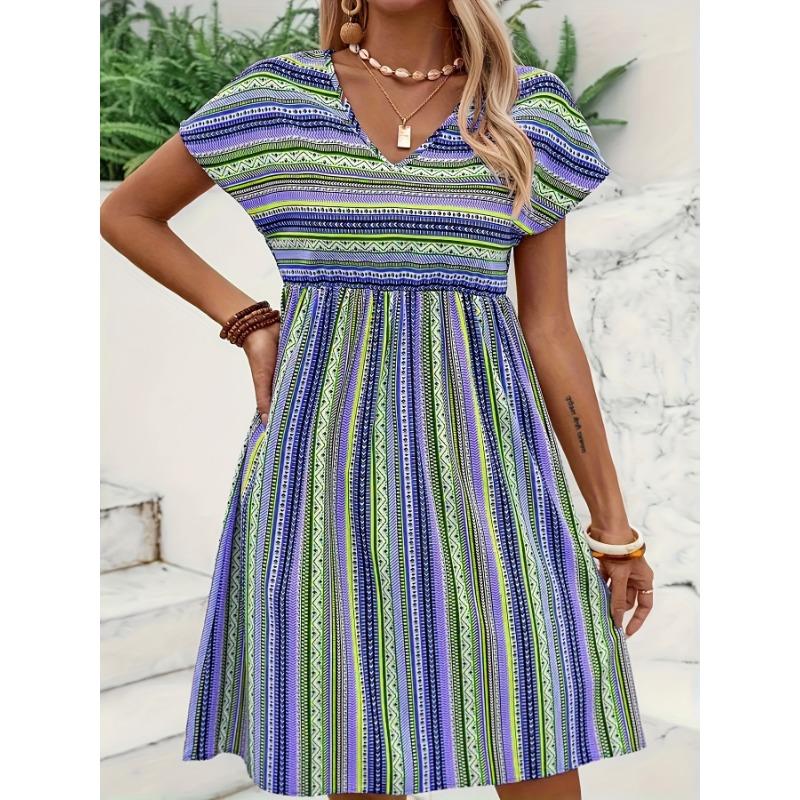 Robe rayée à col en V grande taille, robe à manches courtes ample style vacances