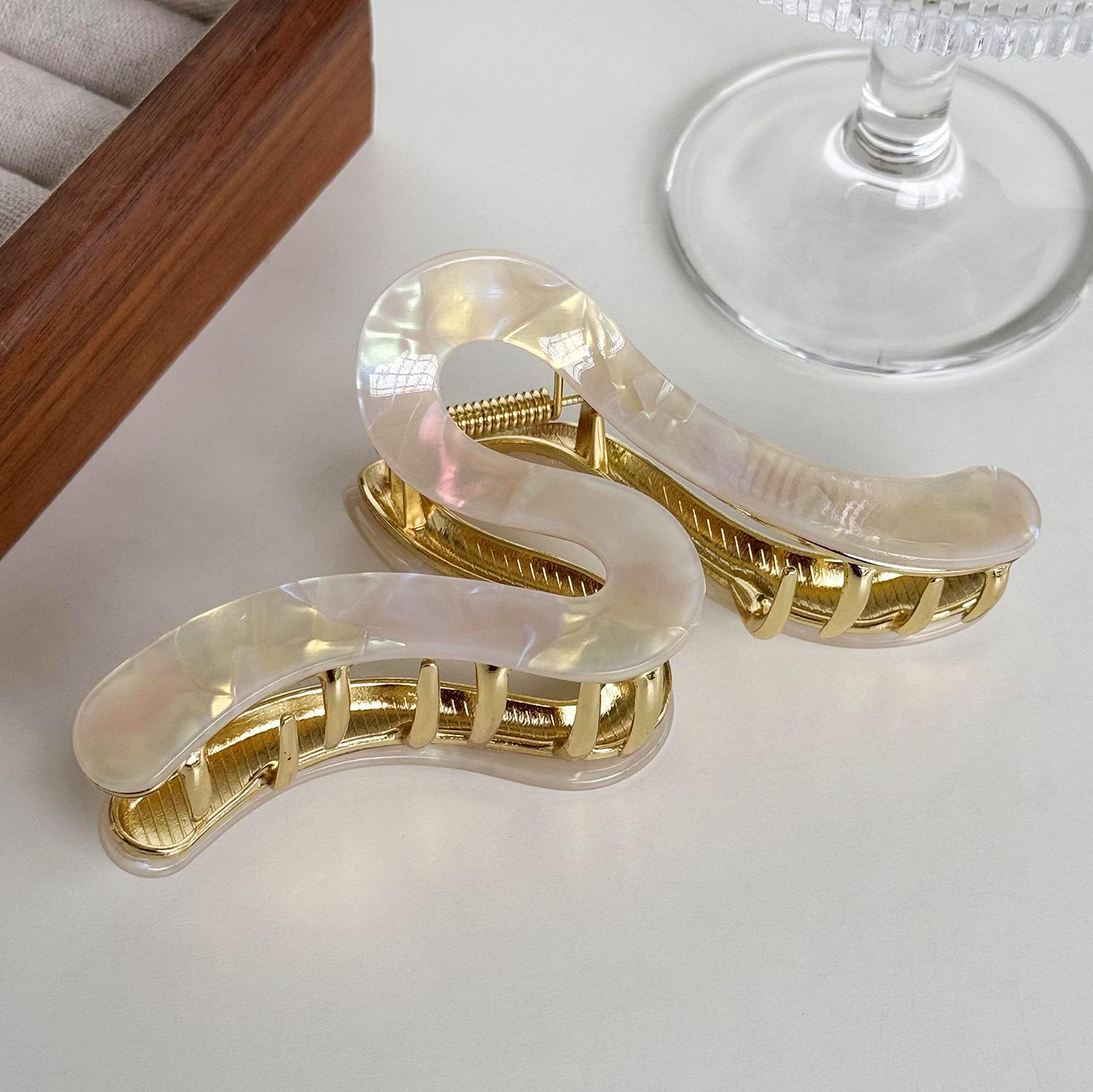 

Elegant Large Hair Gripper Clip In Trendy Colors For Sophisticated Womens Accessories Hair Colorful12.7cm