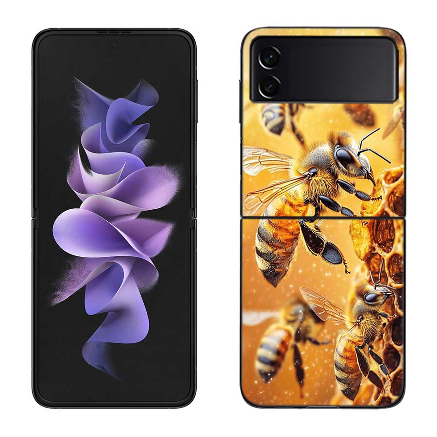 Bees and Honey in the Honeycomb Phone Case For Samsung Z Flip 7 6 5G Galaxy Z Flip 5 4 3 Black Hard Cell Cover Luxury PC Shell