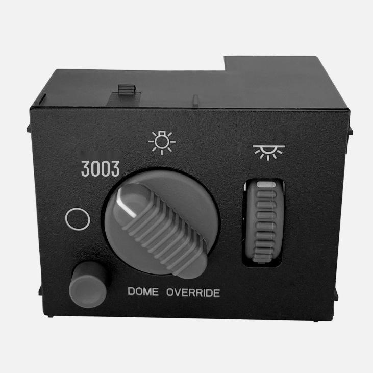 

Chevrolet Car Headlight/Hlamp Switch - Model 15755595 чорний