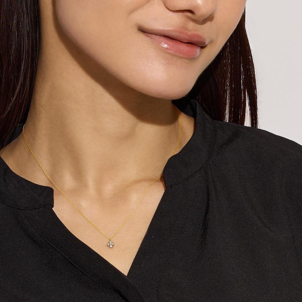 Lala Christie Diamond Cross Necklace in 18K Gold Women's 0.1ct (lp51-0013-yg)