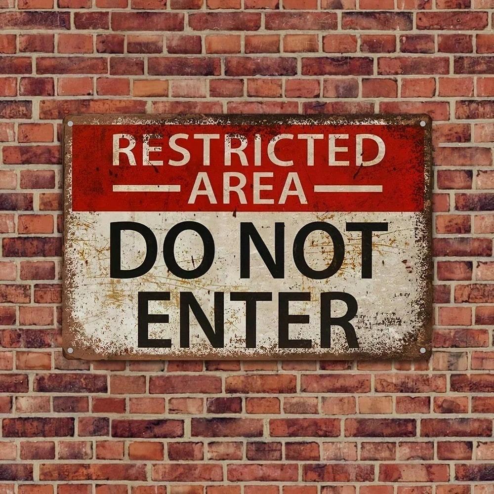 

No Trespassing 8x12 Inch Metal Tin Sign Rustic Wall Art Home Decor 20x30 різнокольоровий