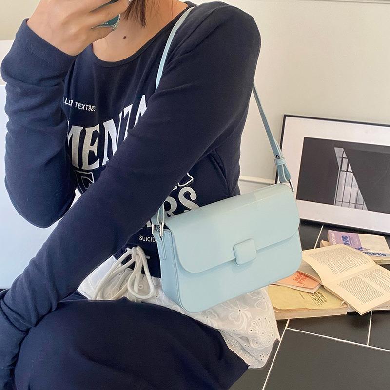 Today's popular small square bag summer new niche underarm fashion versatile shoulder messenger bag