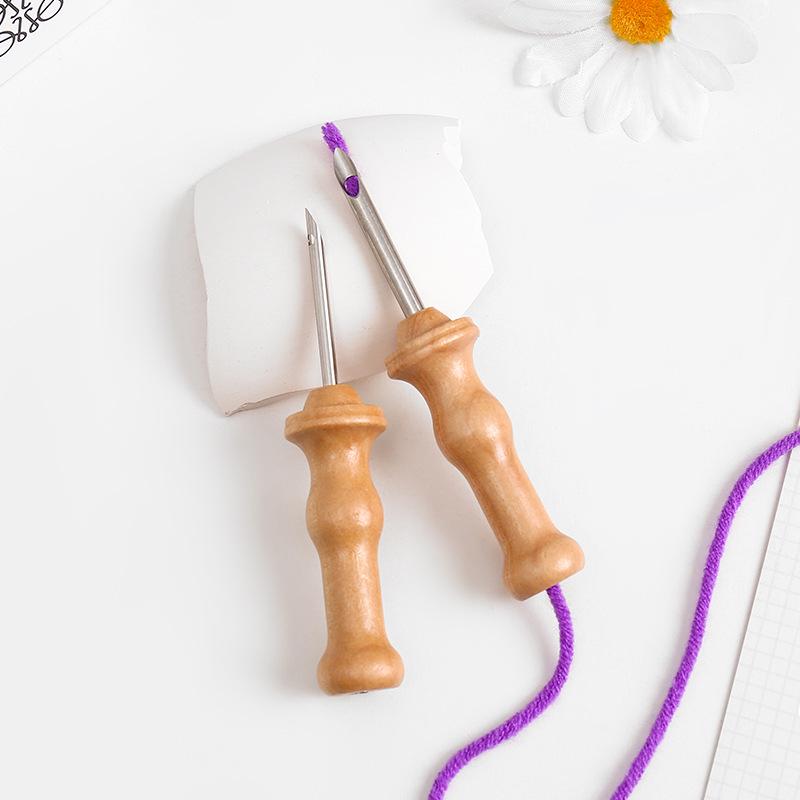 Wooden Handle Russian Punch Needle Tool with Gold-Plated Head for Chunky Yarn Embroidery