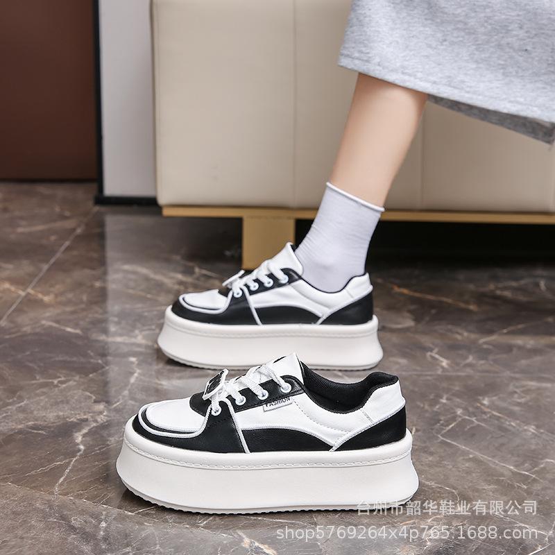 

Туфли на толстой подошве с круглым носком, увеличивающие рост, маффины, маленькие белые туфли женские 2025 новые весенне-осенние повседневные спортивные кеды, туфли-хлебушки с большой головой 40 чёрный