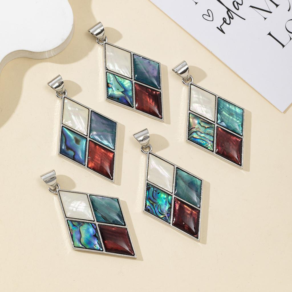 Shell Embellished Diamond Shape Necklace Pendant With Jewelry Accessory For Fashion Enthusiasts