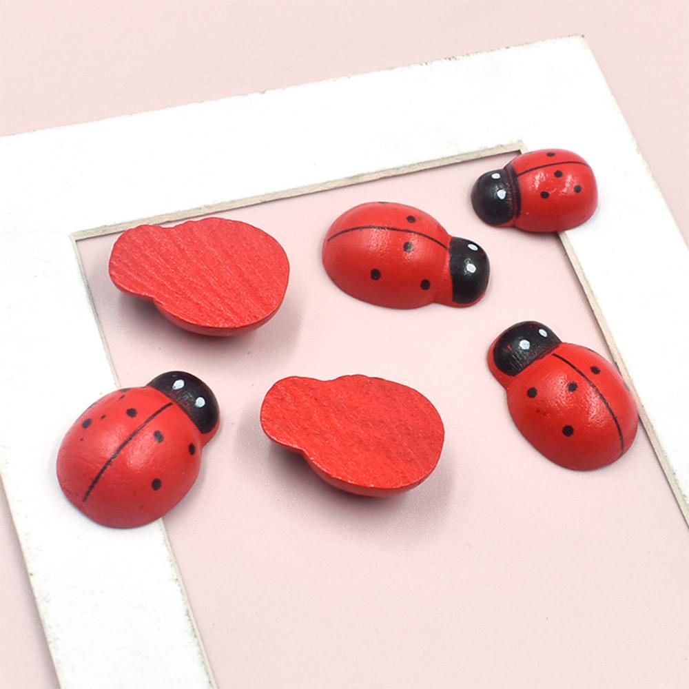 Winziger roter Marienkäfer Cabochon Holz DIY Scrapbooking für Wandaufkleber Kinder Kinder Bemalt Feiertag Halloween Weihnachtsdekoration Handgefertigtes Zubehör