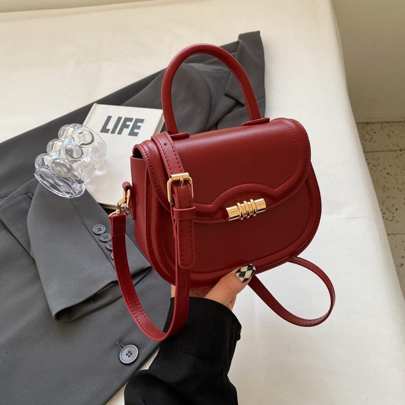 Handbag women's 2025 new Korean version retro fashion saddle bag niche high-end commuter messenger bag